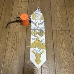 エルメス HERMES ツイリー 鎧リミックス 新品 レア 匿名配送 送料込み 新品タグ付き 希少 エルメス ツイリー 鎧 リミックス メンズ