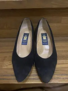 ブラックスエードポインテッドトゥパンプス