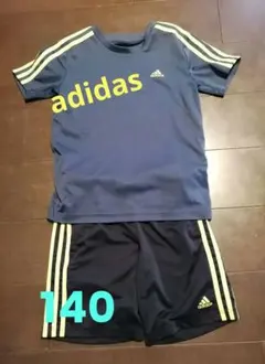adidas 半袖 半ズボン上下　紺×黄色3本ライン140cm