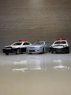 【廃盤絶版限定トミカ】日産 スカイライン 白黒＆覆面パトカー【緊急車両セット３】