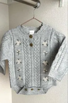 tete a tete グレー ケーブル編みロンパース 花刺繍