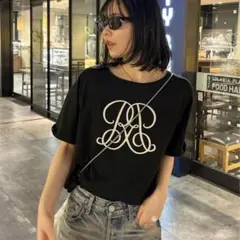 rienda ロゴ入り 刺繍 Tシャツ ブラック 黒