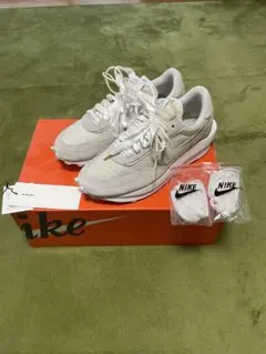 NIKE sacai LDワッフル　トリプルホワイト