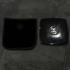 CHANEL シャネル コンパクトミラー 専用ケース付きのサムネイル