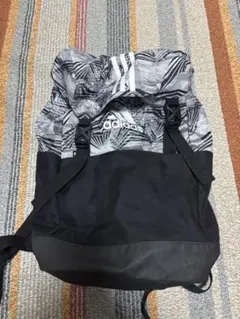 adidas リュックサック 黒/グレー