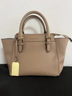 ベージュ ハンドバッグ