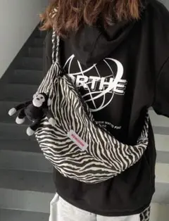 SHEIN ゼブラ柄 クロスボディバッグ ショルダーバッグ