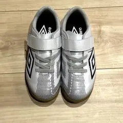 umbro フットサルシューズ