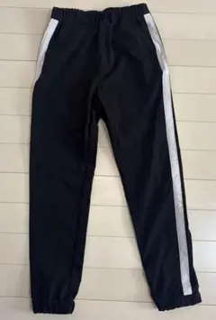 コムサイズム　黒のロングパンツ サイドストライプ