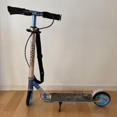 キックボード　ハンドブレーキ付き　青