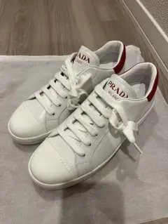 PRADA スニーカー ホワイト レッドのサムネイル