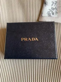 PRADA ギフトボックス 黒