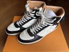 LOUIS VUITTON ハイカットスニーカー モノグラムのサムネイル