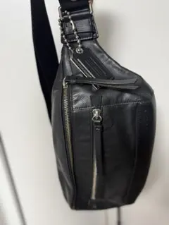 coach レザーボディバッグ