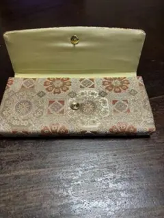 西陣織　和装用バッグ 金色と赤の花柄 元箱付き