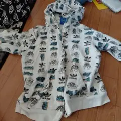 adidas スニーカー柄 フード付きジャケット