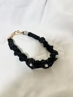 【スマホアクセサリー】キーホルダー　パラコード　黒×黒ドット×グレー×花モチーフ