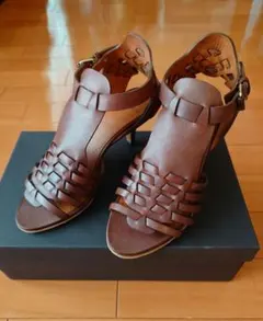 【新品】GIVENCHY レザー 編み込み サンダル ブラウス 35のサムネイル