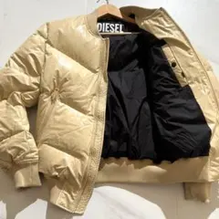 未使用級DIESEL ベージュ ダウンジャケット　ボンバー　光沢　ディーゼル