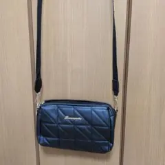 ブラック ショルダーバッグ