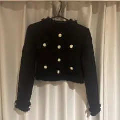 ブラック クロップドジャケット ボタン付き