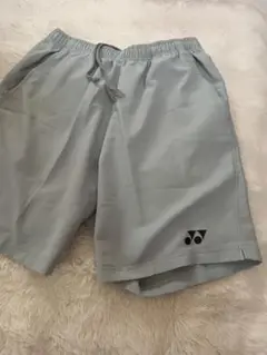 ヨネックス ライトグレー ショートパンツ