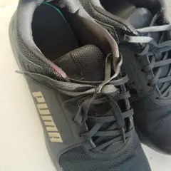 PUMA ブラック スニーカー