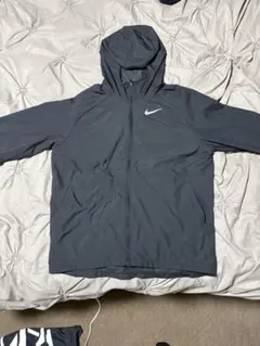 4*送様 Nike ブラックウィンドブレーカー フード付き