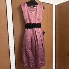エレガントなパーティードレス ピンク