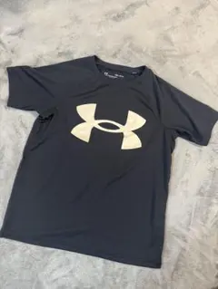 YMD 140センチ　Under Armour キッズ 半袖Tシャツ ブラックのサムネイル