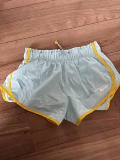 Nike DRI-FIT 水色ショートパンツ M