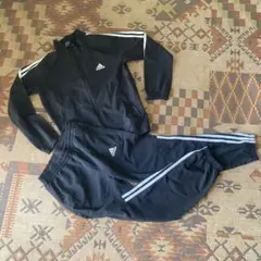 緊急値下げ！adidas 薄手ジャージ上下セット