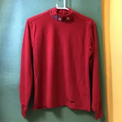 め61●Black & White赤いハイネック刺繍トップス