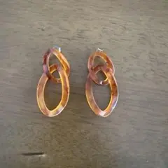 オレンジ系オーバル型リンクピアス　べっ甲