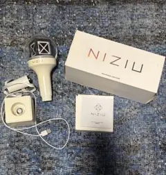 まむ様専用　　　NIZIU ペンライト 説明書・充電器・箱付き