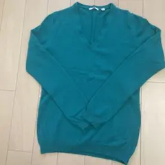 UNIQLO カシミアVネックセーター M