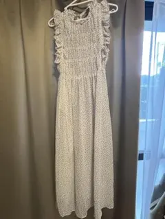SNIDELドット柄 シャーリング フリル ワンピース
