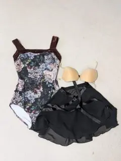 unoaのレオタードとスカートとパッド セット