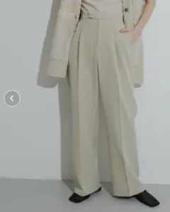 センタープレス　ストレートパンツ