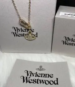 ヴィヴィアンフルダイヤモンド サターンブローチ ペンダントネックレス