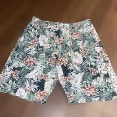 美品☆コロンビア☆花柄　ナイロンパンツ　ハーフパンツ　M