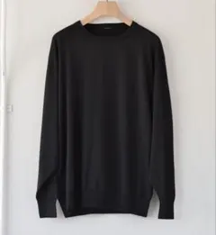 comoli 18G 製品染 クルーネックニットのサムネイル