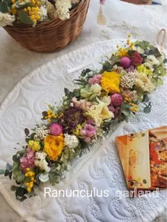 SALE❣️ラナンキュラスと小花たちの縦型ガーランド☆ミニスワッグ付き