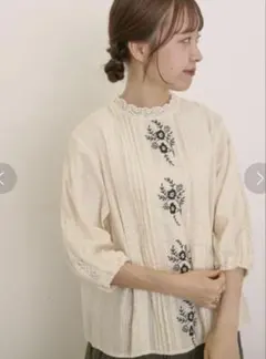 sm2 フラワー柄刺繍レースブラウス　キナリ　サマンサモスモス