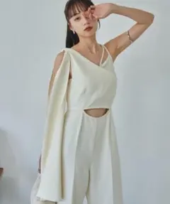 ❗️新品❗️ VANNIE Uワンショルロンパース