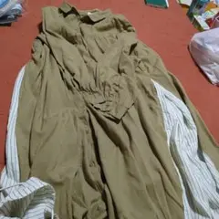 長袖ロングワンピース