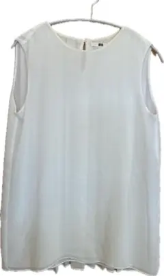 UNIQLO ノースリーブ　ホワイト