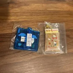 サンリオキャラクター シール風チャーム & アクリルキーチェーン