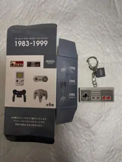 商品名 ニンテンドーミュージアム　ゲームハードキーホルダー 1985