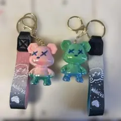 クマ型アクリルキーホルダー 2個セット